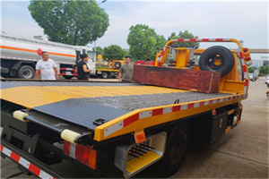 龙城附近拖车电话号码服务